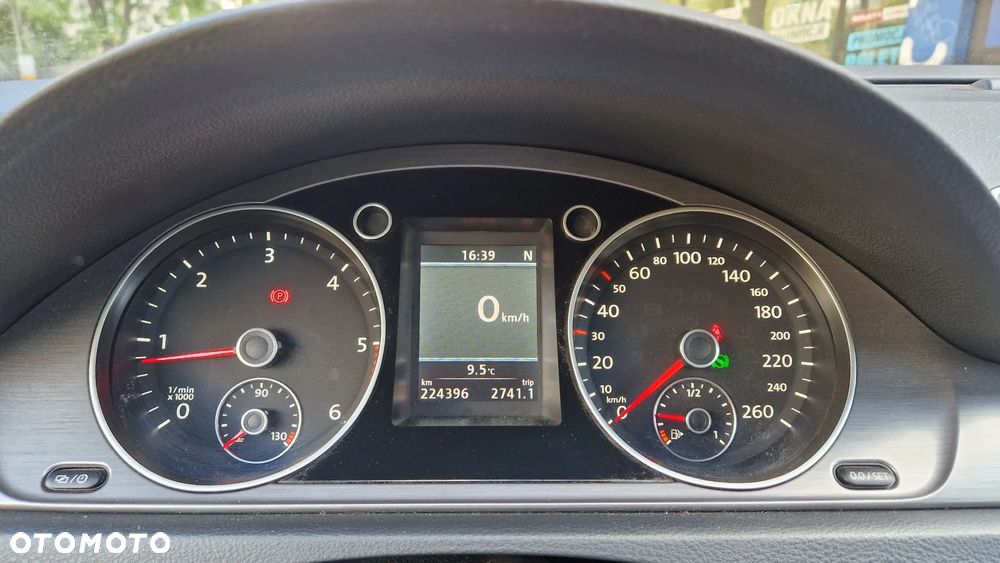 Volkswagen Passat - 27