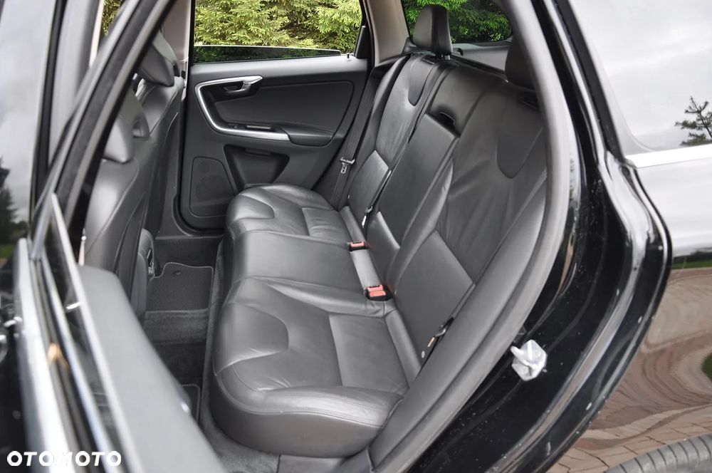 Volvo XC 60 D5 AWD Geartronic Summum - 24