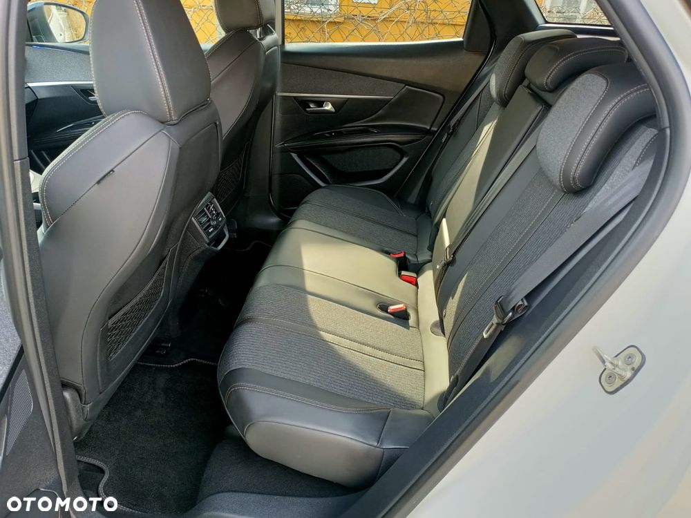 Peugeot 3008 1.2 PureTech GPF Allure S&S EAT8 - 25