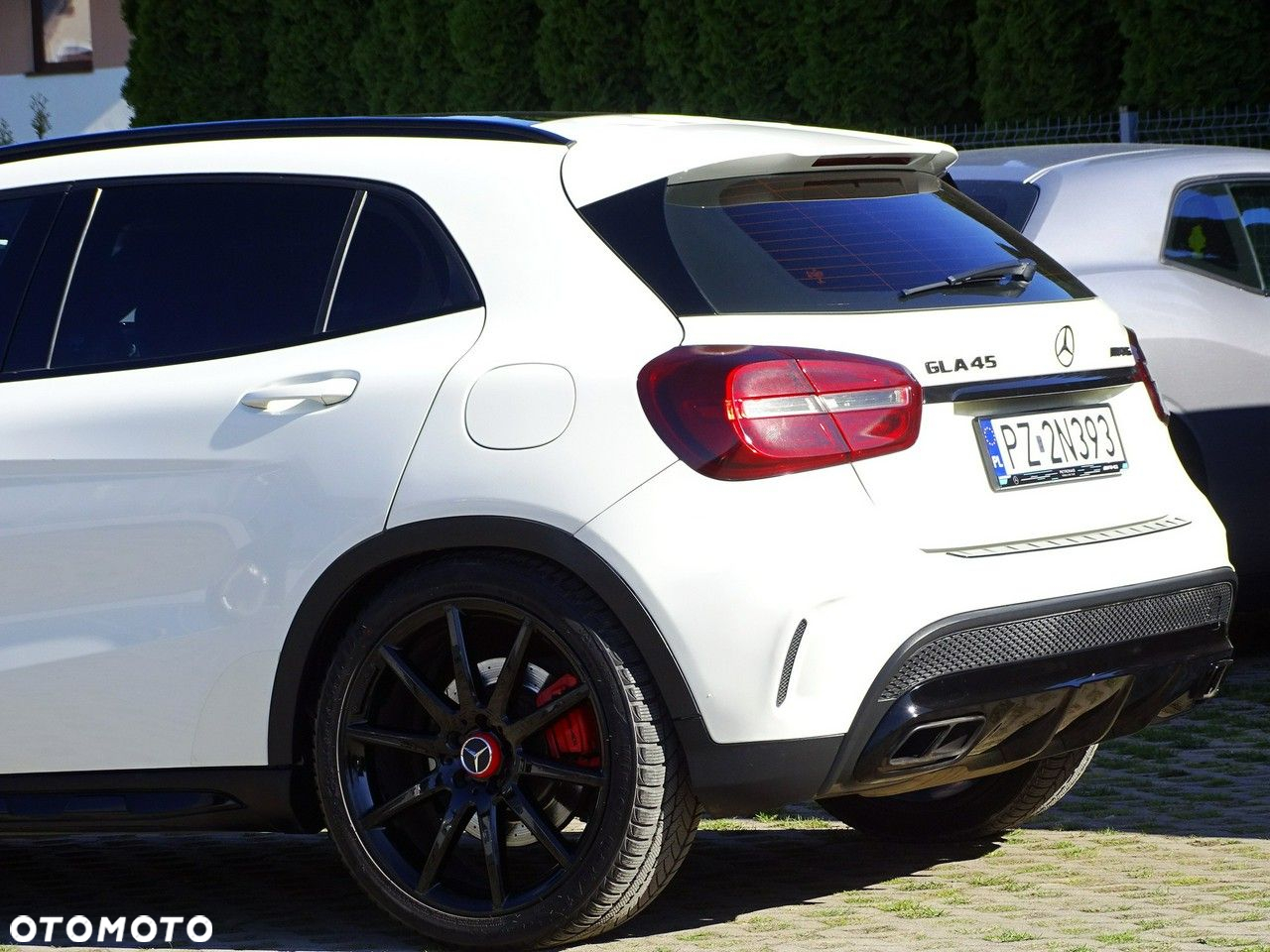 Mercedes-Benz GLA - 13