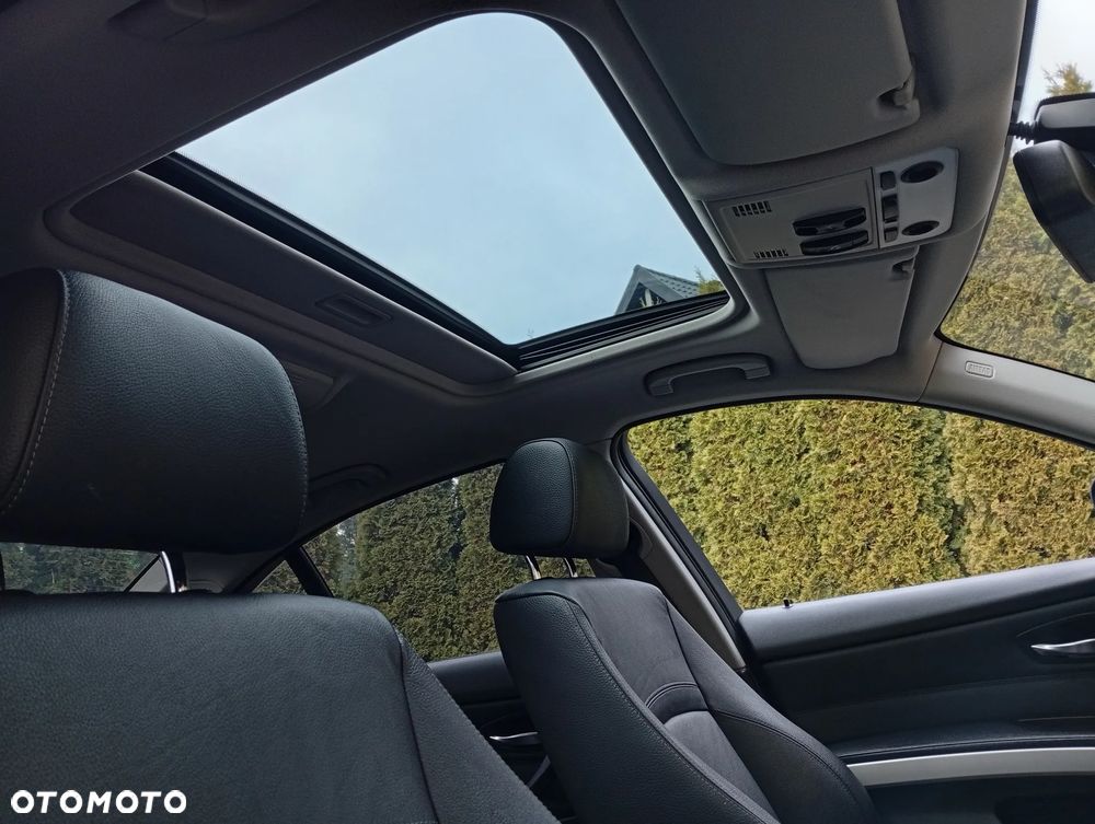 BMW Seria 3 320d DPF Edition Sport - 19