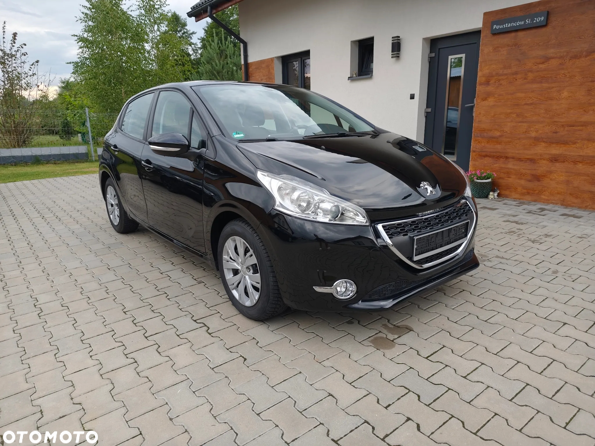 Peugeot 208 - 11