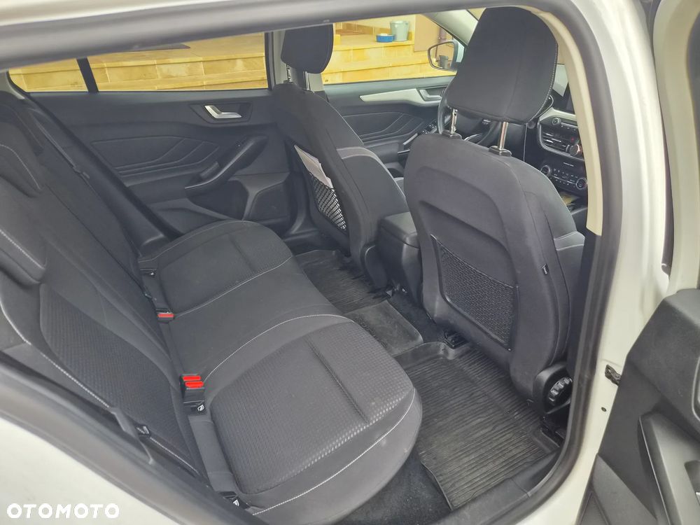 Ford Focus 1.0 EcoBoost Active Business - 6