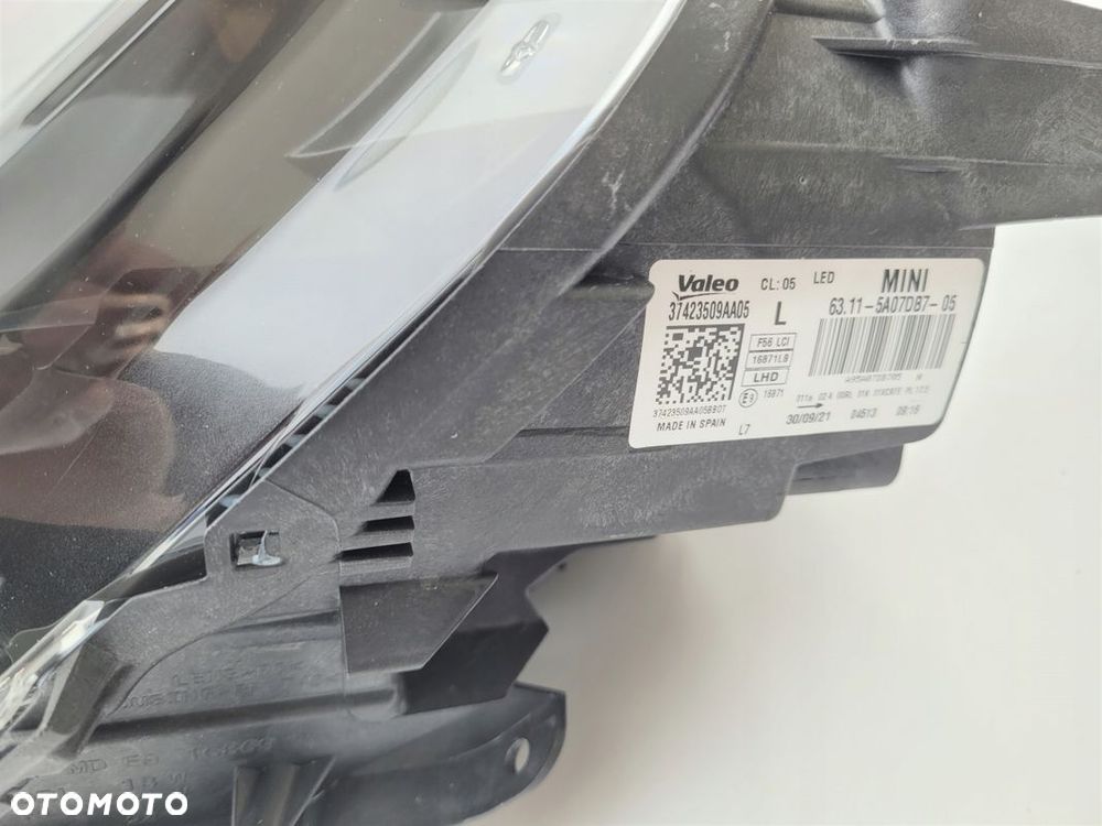 BMW F54 F55 F56 F57 LAMPA PRAWA 5A07DB7 CZARNA - 3