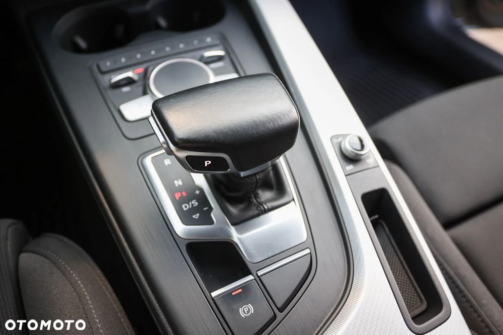 Audi A4 Avant 40 TDI quattro S tronic S line - 31
