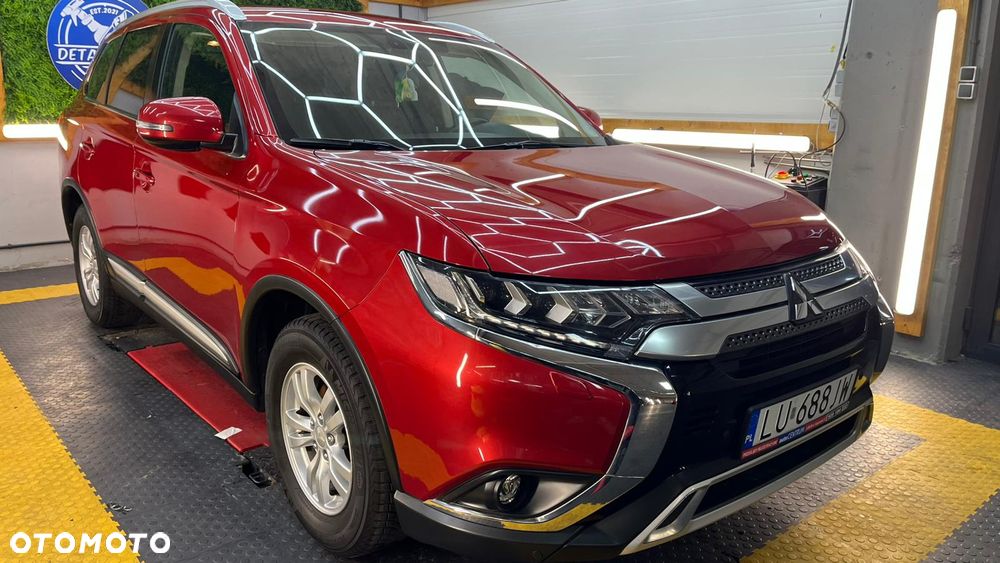 Mitsubishi Outlander 2.0 Invite + 2WD - 2
