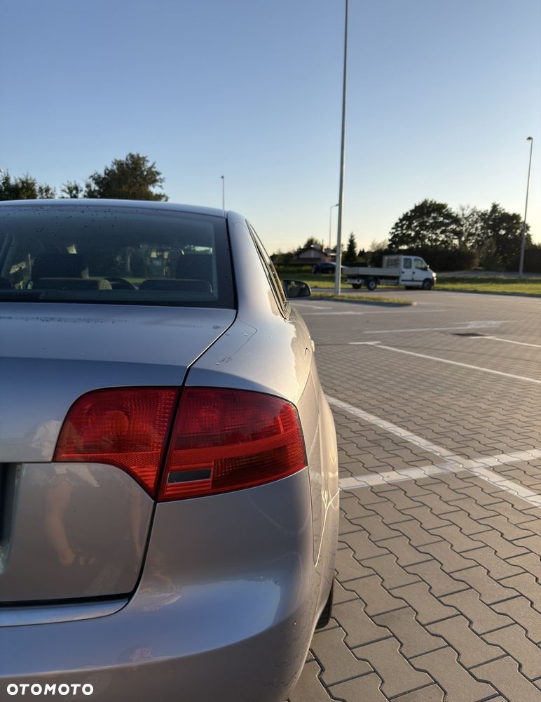 Audi A4 Limousine - 14