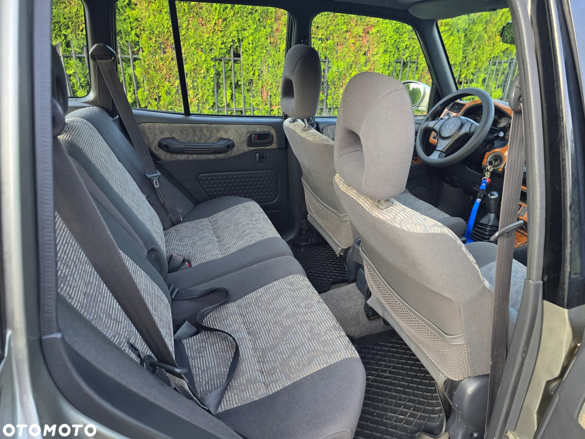 Toyota RAV4 2.0 GLi - 19