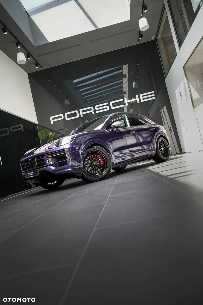 Porsche Cayenne Coupe GTS - 8
