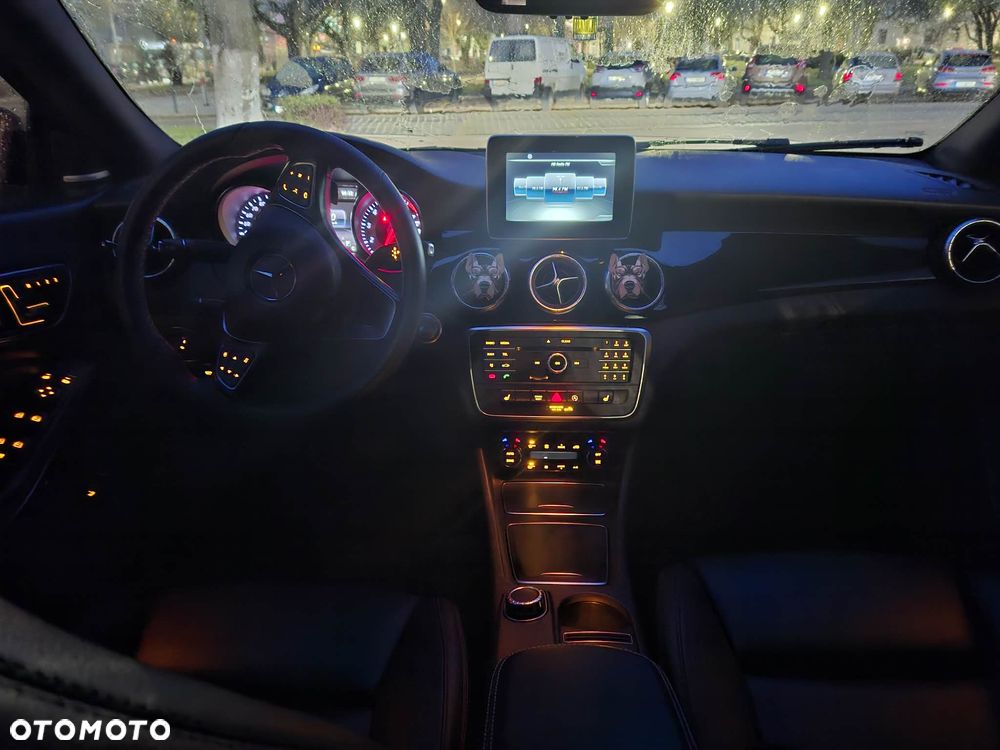 Mercedes-Benz CLA 250 7G-DCT UrbanStyle Edition - 16