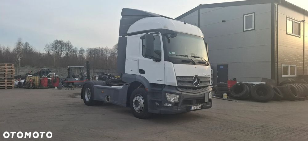 Mercedes-Benz Actros - 3