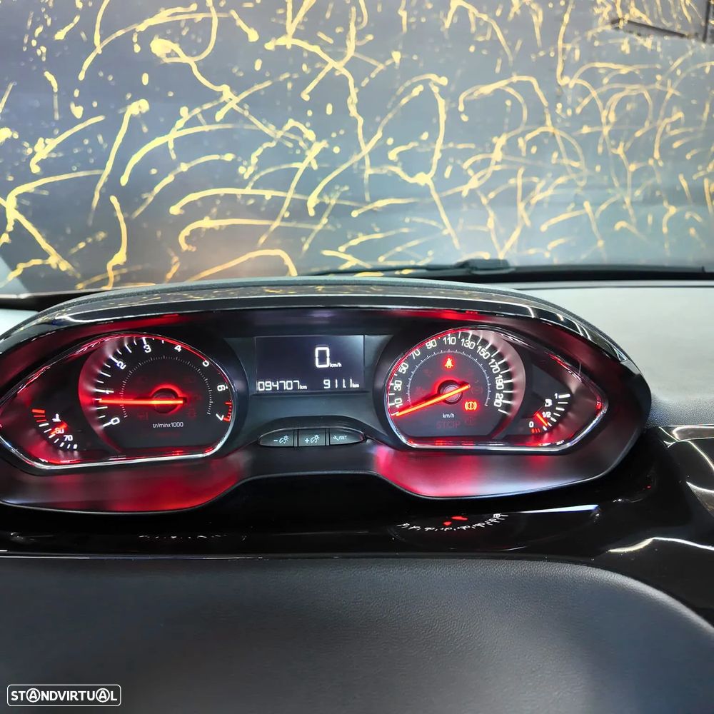 Peugeot 208 1.6 BlueHDi Style - 10