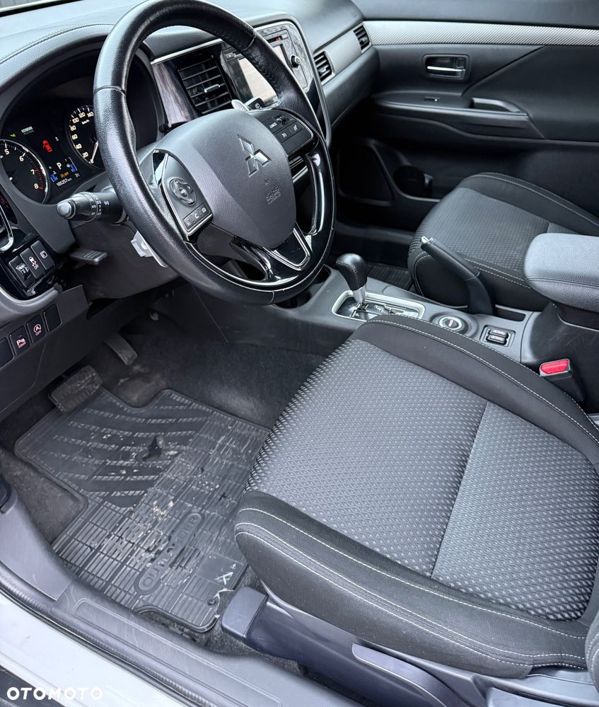 Mitsubishi Outlander 2.0 4WD CVT Plus - 9