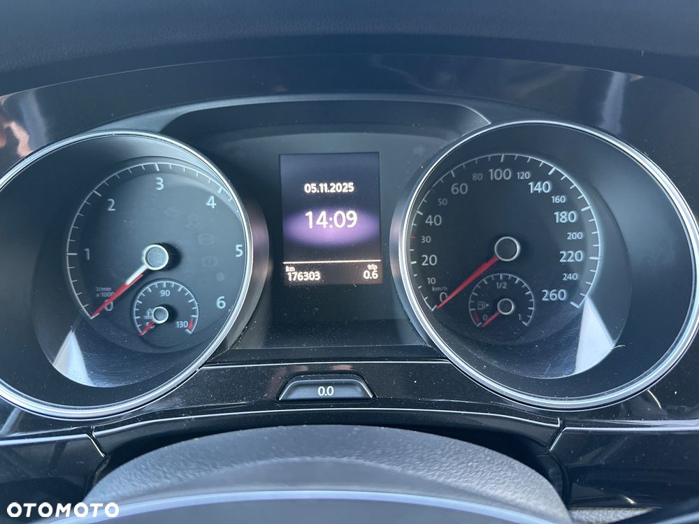 Volkswagen Touran 1.6 TDI SCR BlueMotion Technology Comfortline - 12