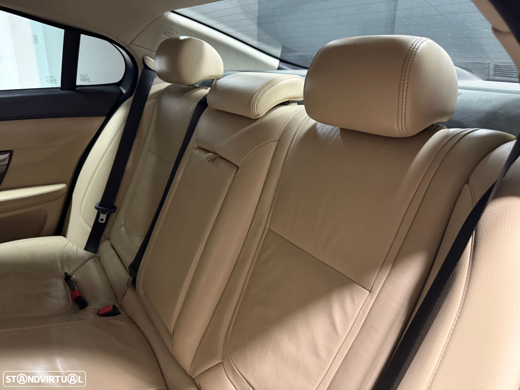 Jaguar XF 2.2 D Premium Luxury - 26