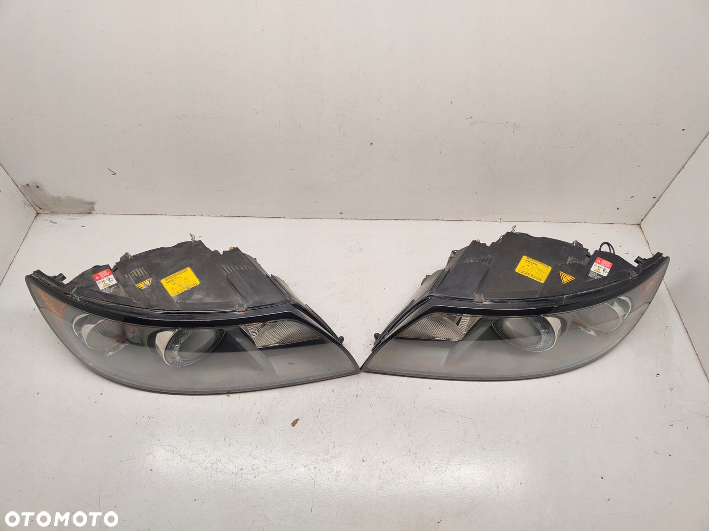 VOLVO V50 S40 XENON KOMPLET LAMP PRZEDNICH 30698890, 30744681 - 2