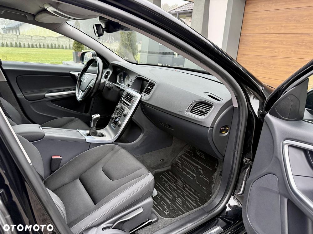 Volvo V60 D4 Momentum - 20