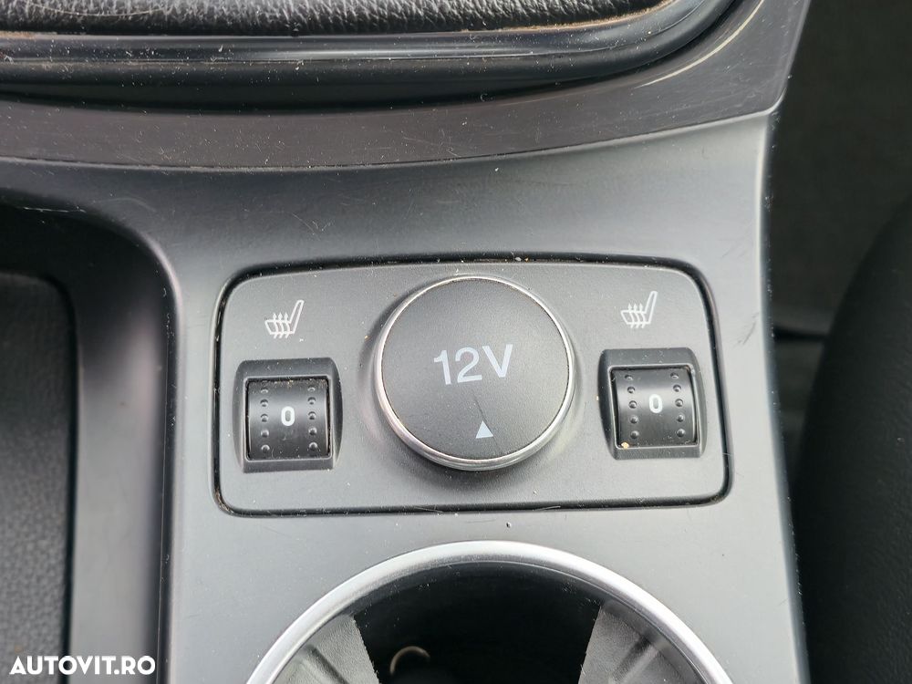 Ford Kuga 2.0 TDCi 2x4 SYNC - 13