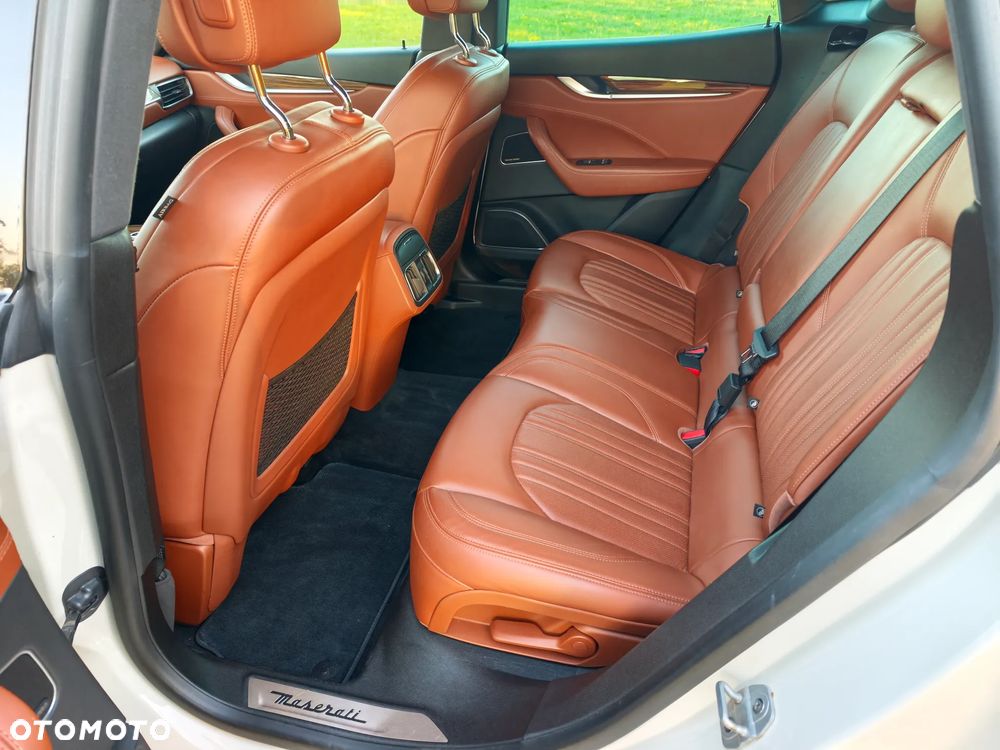 Maserati Levante S Q4 GranLusso - 12
