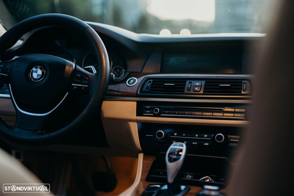 BMW 528 i Auto - 8