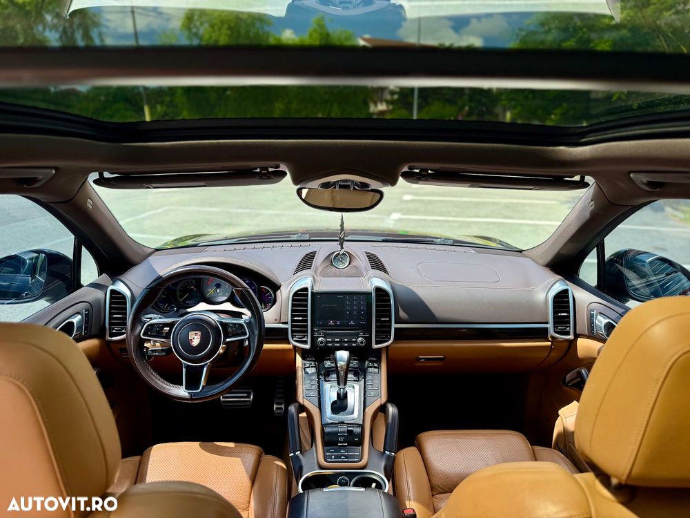 Porsche Cayenne S E-Hybrid Platinum Edition - 10