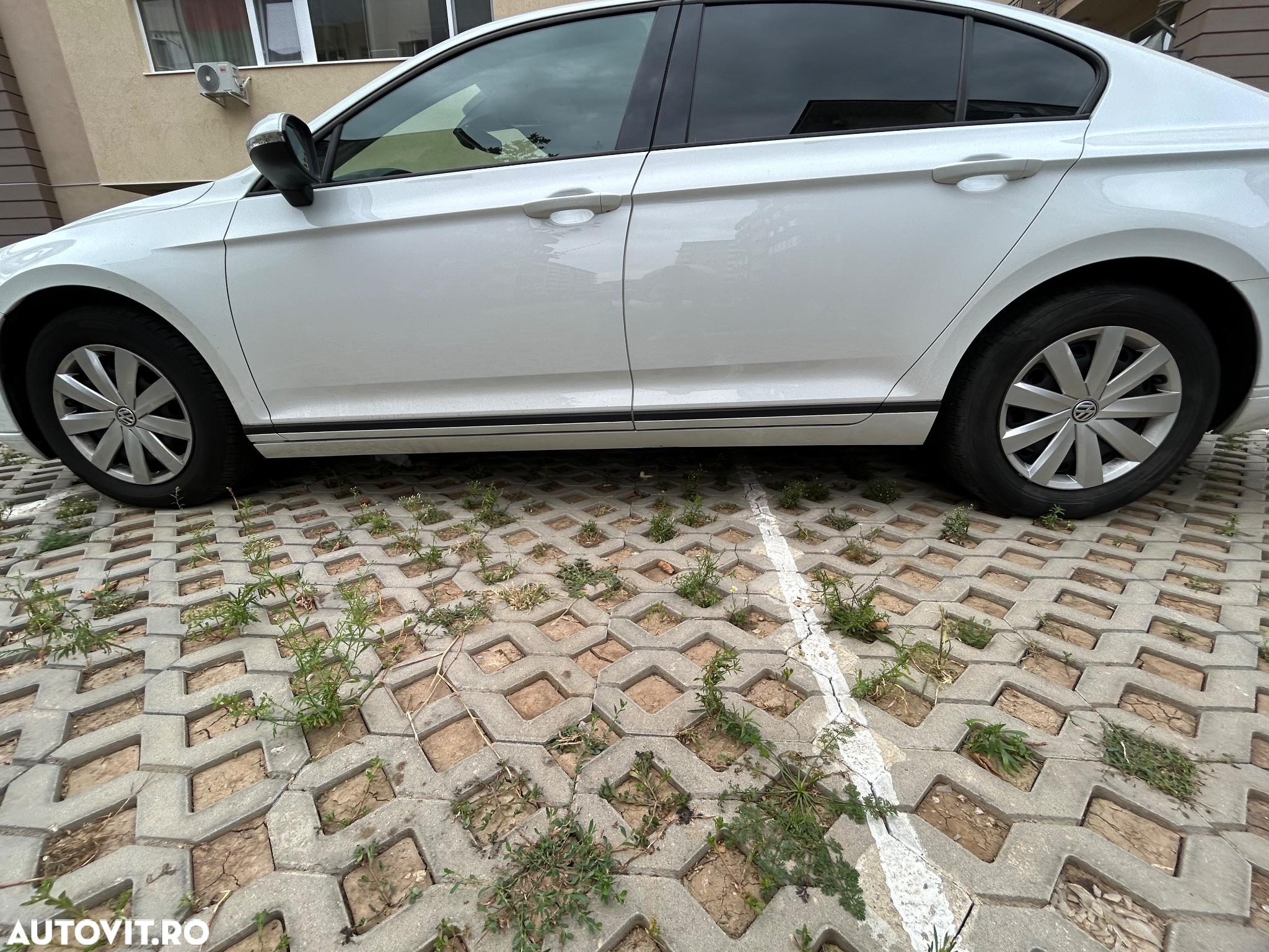 Volkswagen Passat - 9