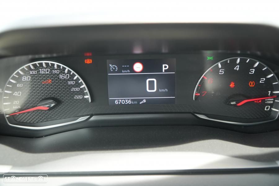 Peugeot 2008 1.2 PureTech Allure Pack EAT8 - 15