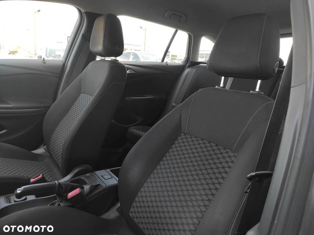 Opel Astra 1.0 T Enjoy S&S - 11