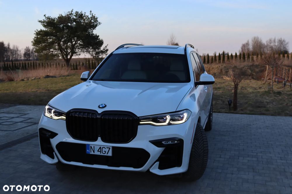 BMW X7 M50i - 3