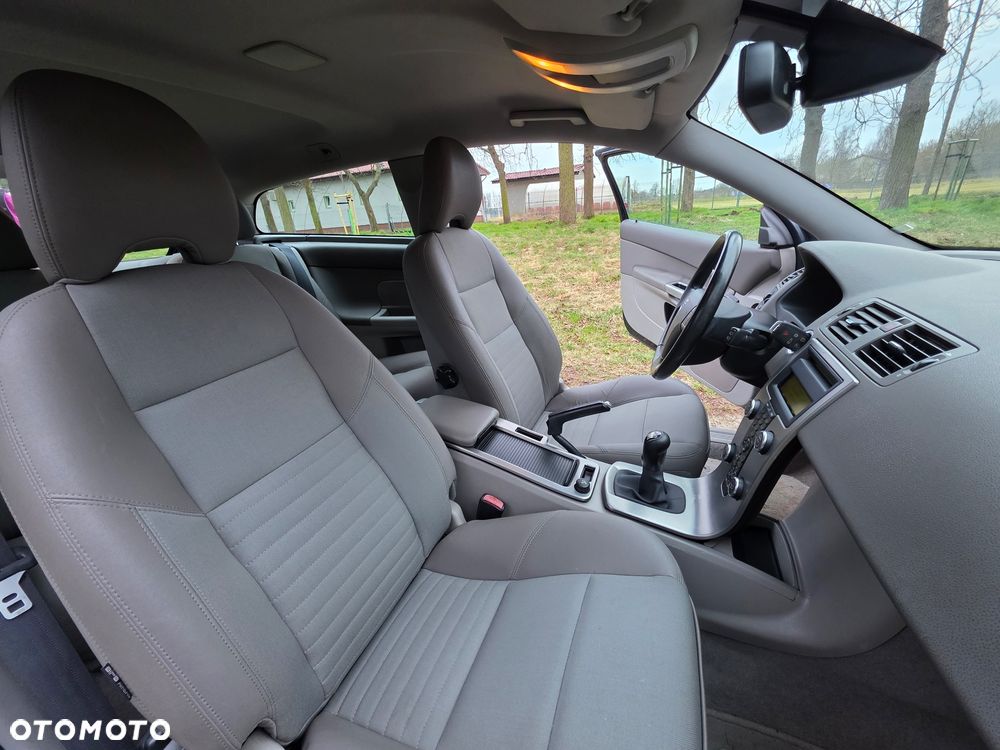 Volvo C30 2.0D Momentum - 8