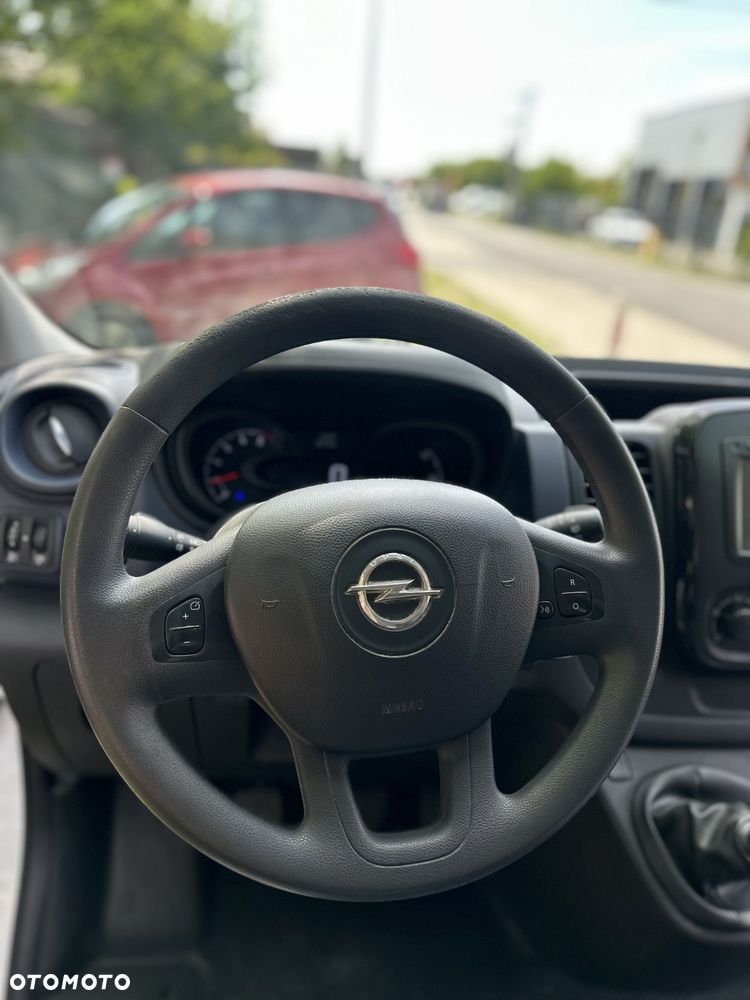 Opel Vivaro - 8