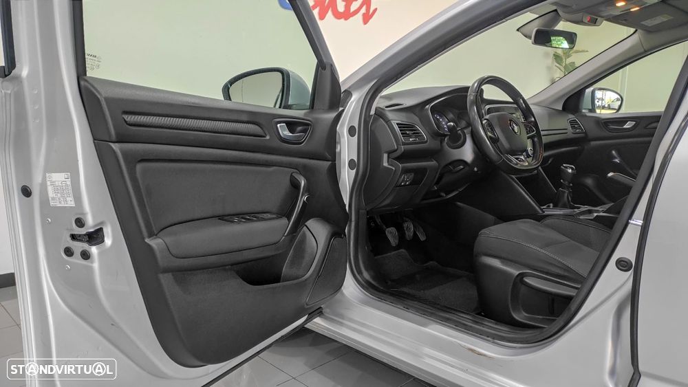 Renault Mégane 1.5 Blue dCi Zen - 15