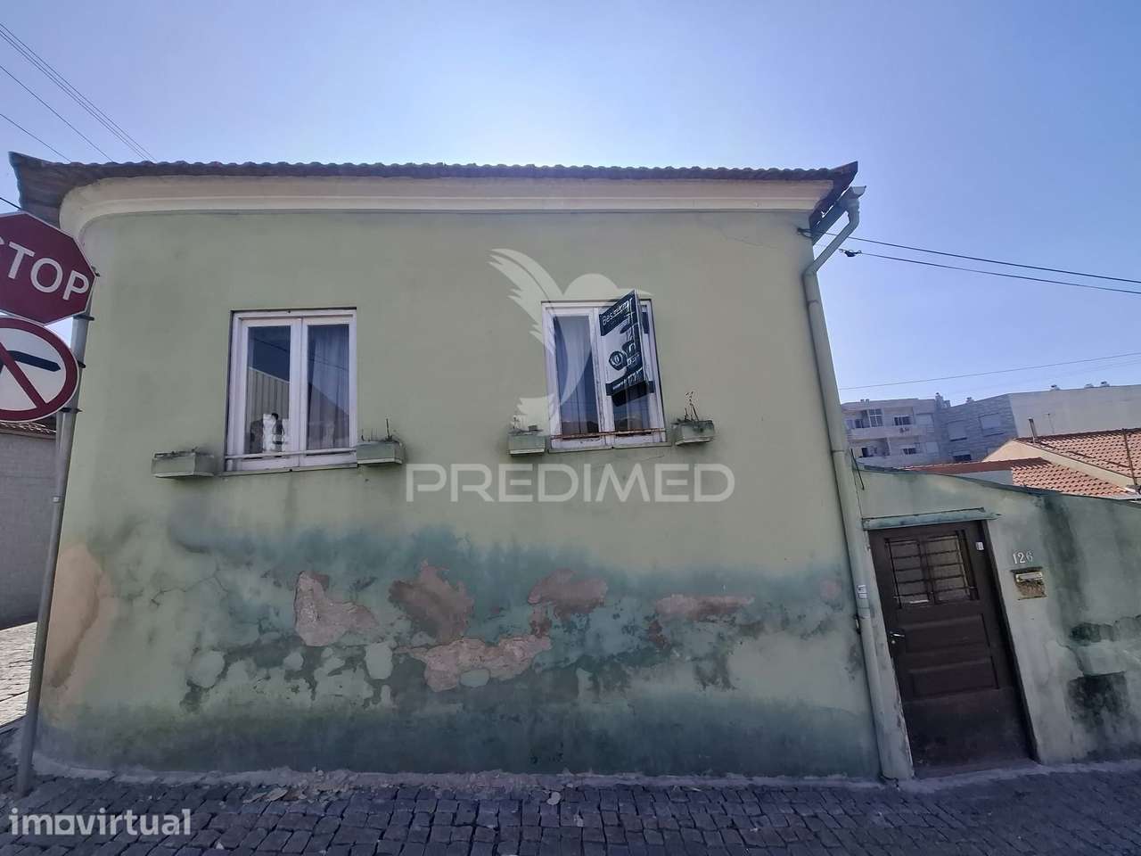 MORADIA T3 PARA RECUPERAR EM ÁRVORE, VILA DO CONDE | A 500 M DA PRA... - Grande imagem: 2/21