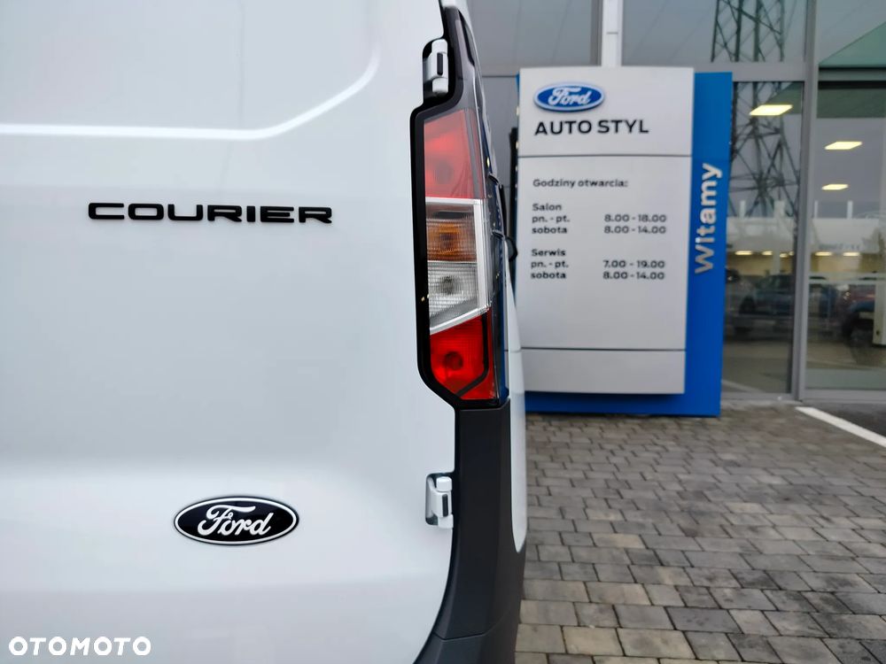 Ford Transit Courier - 22