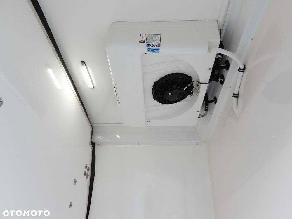 Iveco DAILY 35S14 FURGON CHŁODNIA  0*C ZASILANIE 230V NAWIGACJA AUTOMAT  KLIMATYZACJA  140KM - 23
