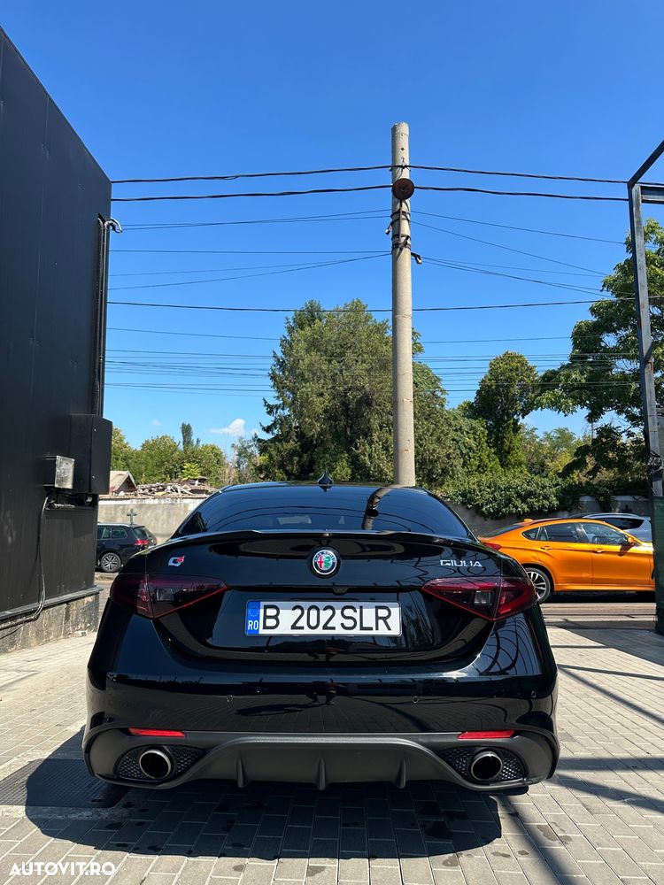Alfa Romeo Giulia 2.0 Turbo AWD AT8 Veloce - 5