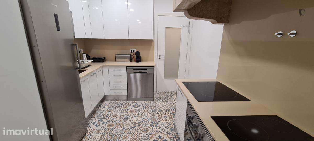 Quarto - localizado em Alameda Lisbon - Grande imagem: 4/14
