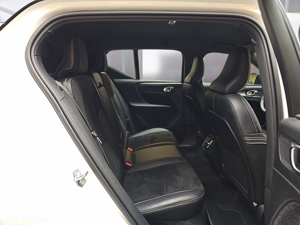 Volvo XC 40 T3 R-Design - 14