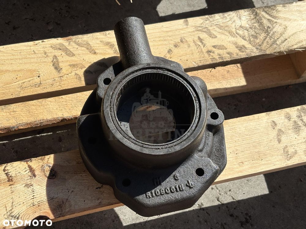 John Deere 6110 6130 6810 6910 7530 Obudowa Pompy Oleju Olejowej R109001 AL239894 - 1