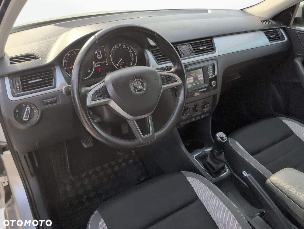 Skoda RAPID 1.2 TSI Ambition - 17