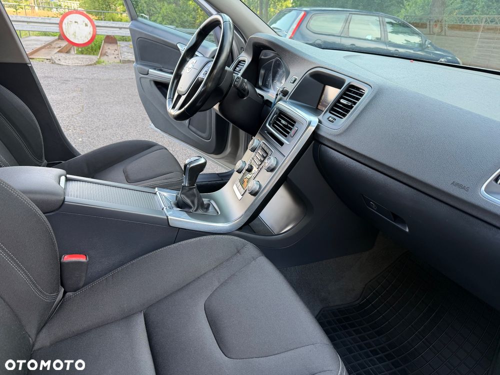 Volvo V60 D4 Drive-E Momentum - 11