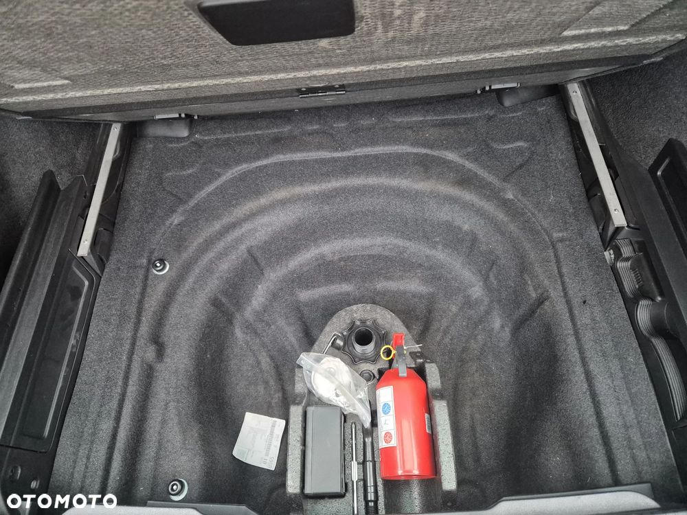 Volkswagen Passat Variant 2.0 TDI SCR DSG Business - 21