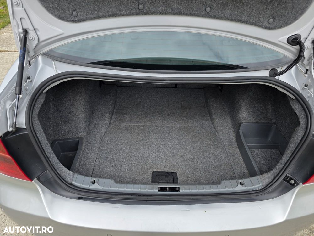 BMW Seria 3 320d DPF Aut. - 9