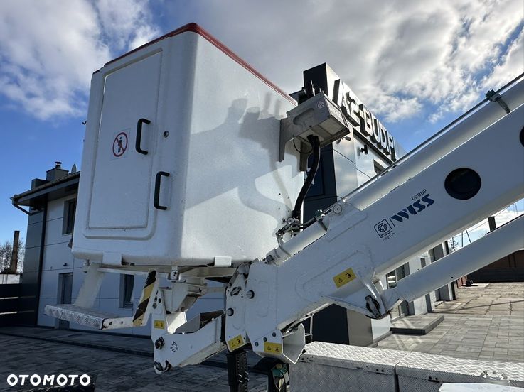 Land Rover Defender - 18