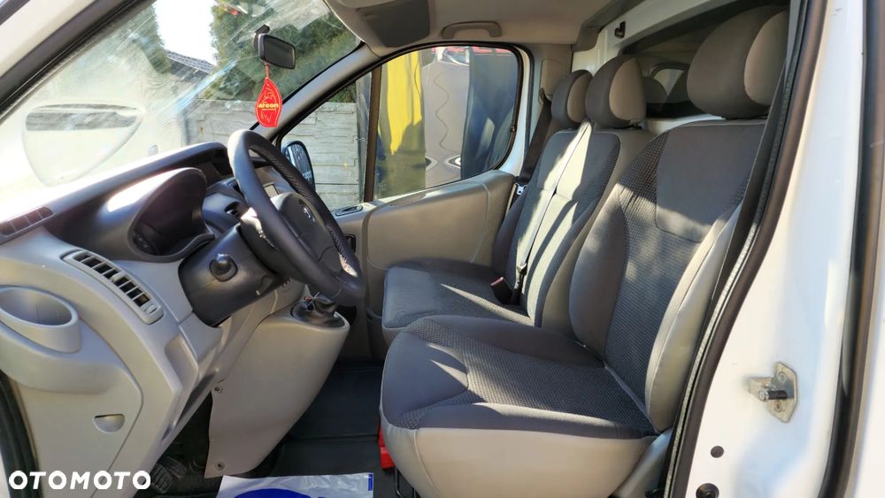 Opel Vivaro - 10