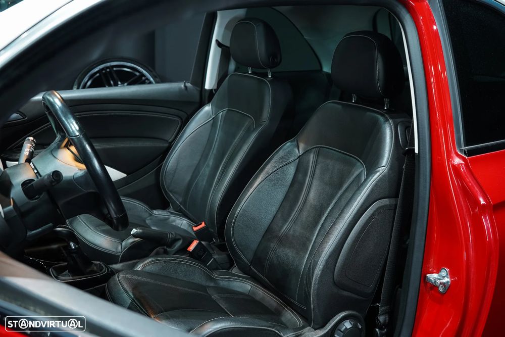 Opel Adam - 13