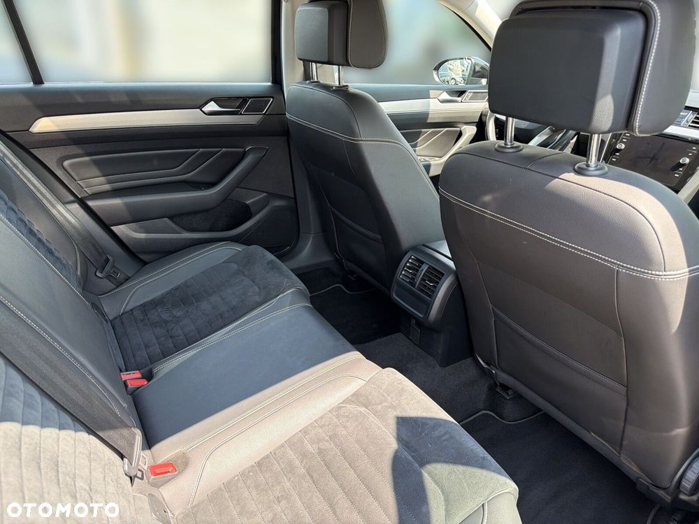 Volkswagen Passat 1.5 TSI EVO Elegance DSG - 35