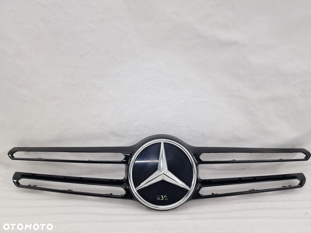 MERCEDES GLC W253 LIFT 19- ATRAPA / GRILL PRZEDNI PRZÓD + ZNACZEK / LOGO CZARNY , NR A2538883000 / A2538883200 , NR AUKCJI GL639 - 1