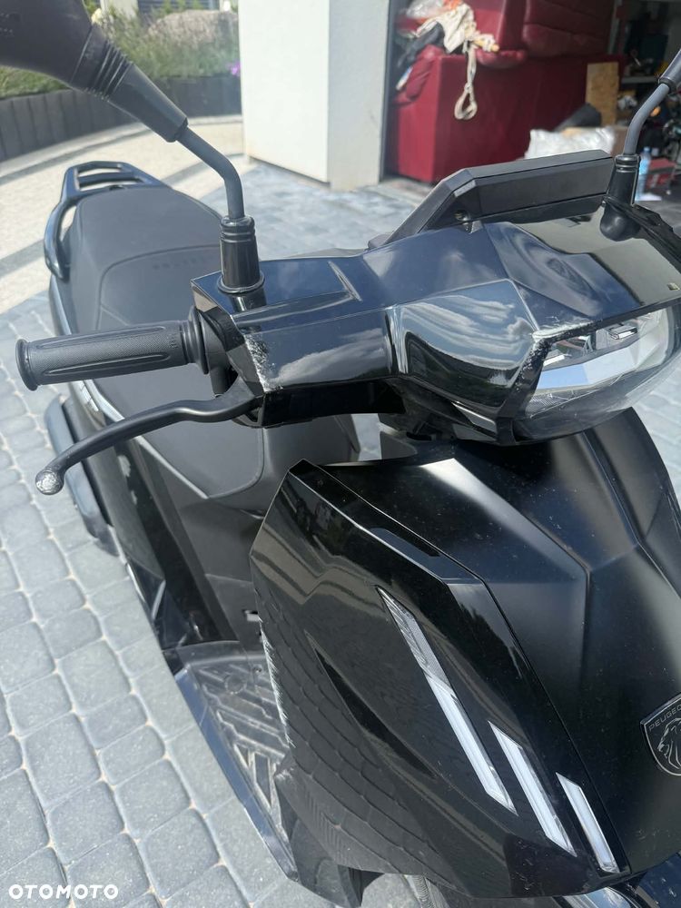 Peugeot Tweet - 8