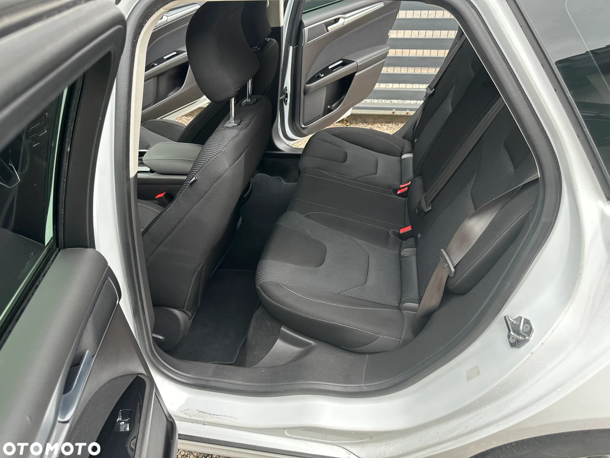 Ford Mondeo 2.0 TDCi Titanium PowerShift - 29